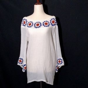 Oliver White Long Sleeve Top with Crochet Hem and Cuffs Size Medium
